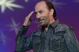 Lee Greenwood: The Voice That Still Gives America Chills
